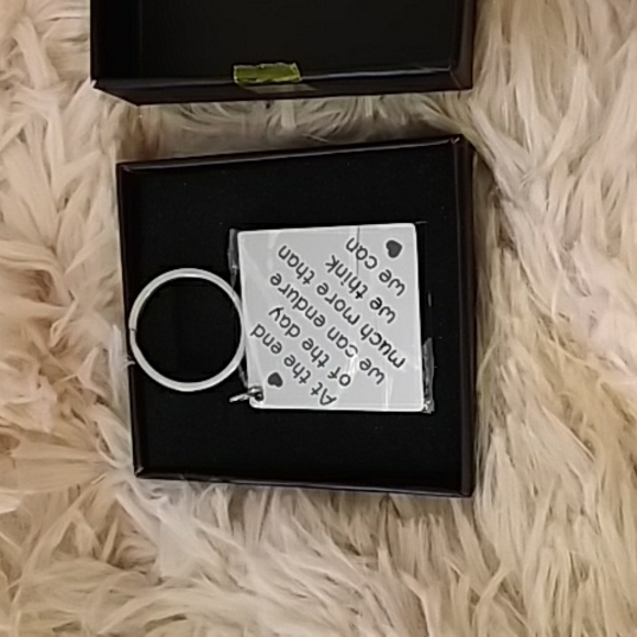 Brand New Inspirational Keychain & Gift Box Set - Picture 2 of 4